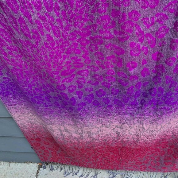 Lavender Blue Gray Animal Print Pashmina - Picture 5 of 7